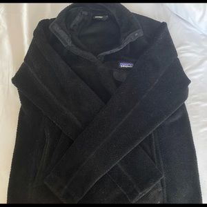Black Patagonia pull over